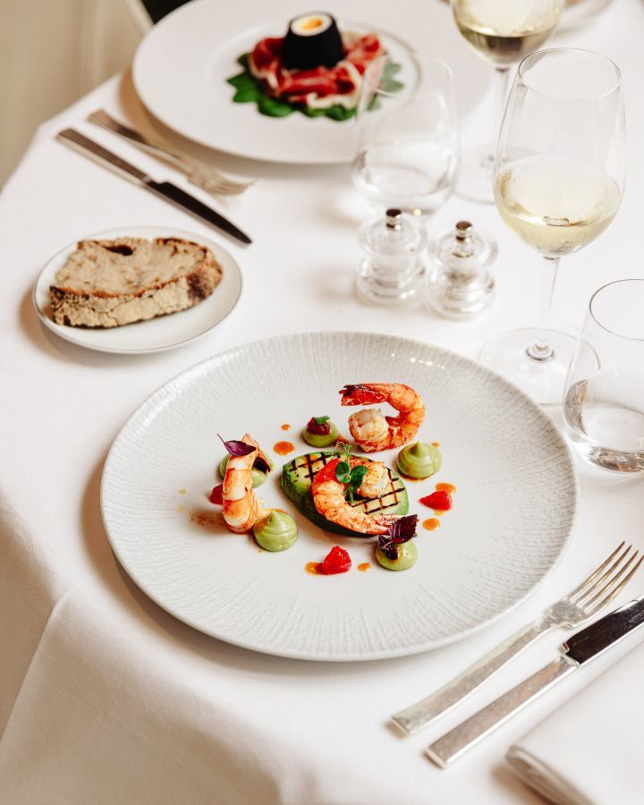 restaurant gastronomique paris champs elysées 8ème arrondissement hotel de luxe lancaster