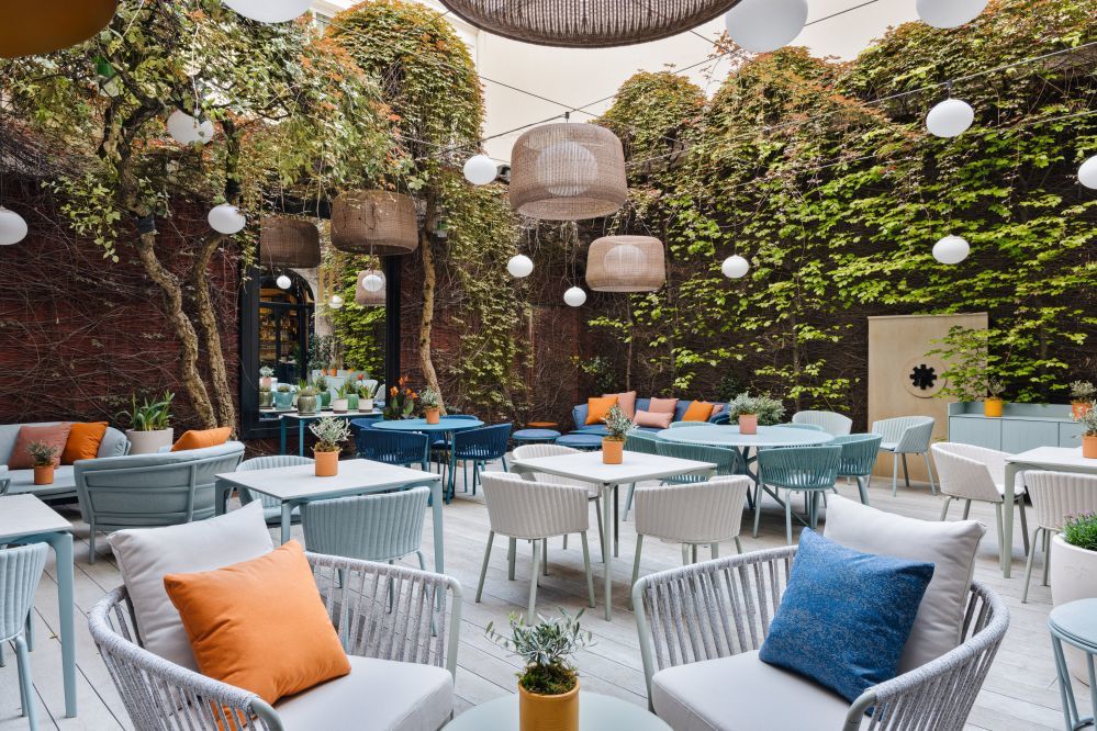 Monsieur Restaurant Restaurant Paris 8 Gastronomie Hôtel Lancaster Hôtel Champs Elysées Bar CopperBay CopperBay Cocktails Mixologie Créatif Patio Extérieur Terrasse cocktails afterwork outside hôtel luxury
